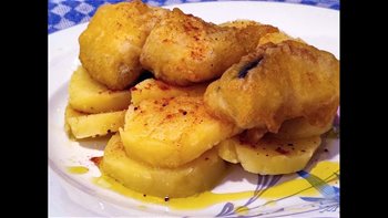 BACALAO en TEMPURA, con patatas al pimentón, al estilo de Mariaje