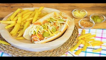 PERRITOS CALIENTES CON SALSA DE CHILI Y QUESO / HOT DOGS WITH CHILI CHEESE SAUCE / CROCKPOT