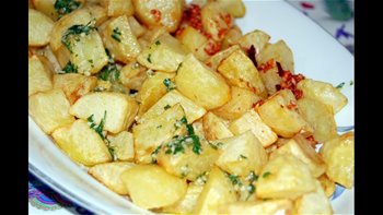 Cómo hacer patatas bravas, con mojos rojo y verde, al estilo de Mariaje