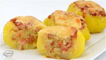 Patatas rellenas al horno con queso y bacon - RECETA MUY FÁCIL y llena de sabor